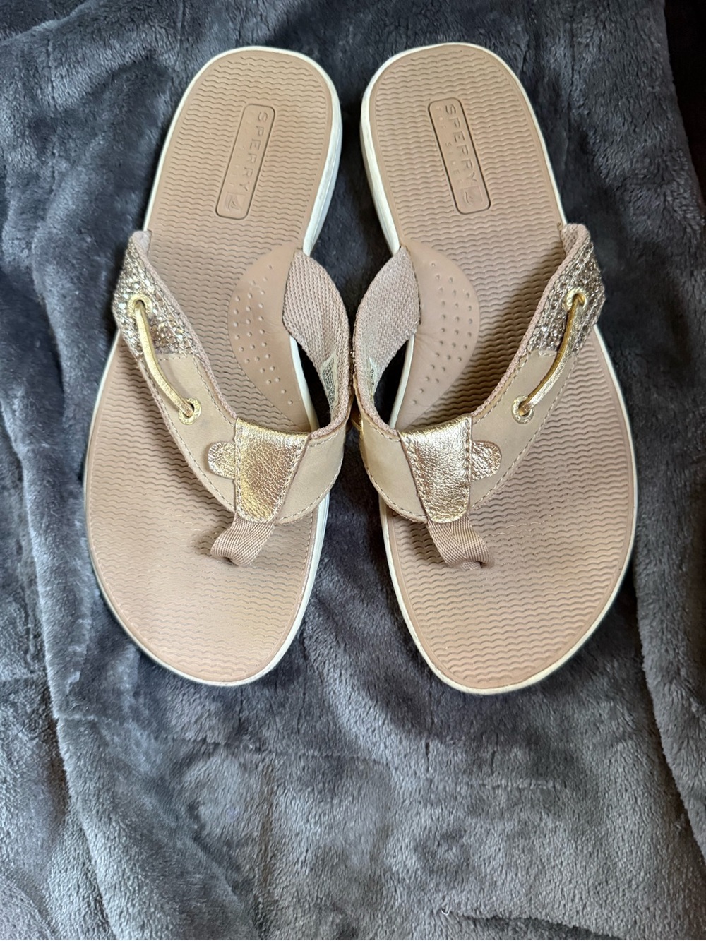 Sperry Top-Sider flip flops